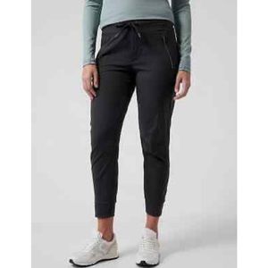 Athleta Trekkie North Jogger sz 8 black